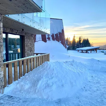 Hillhome & Sauna Апартаменты Доновалы